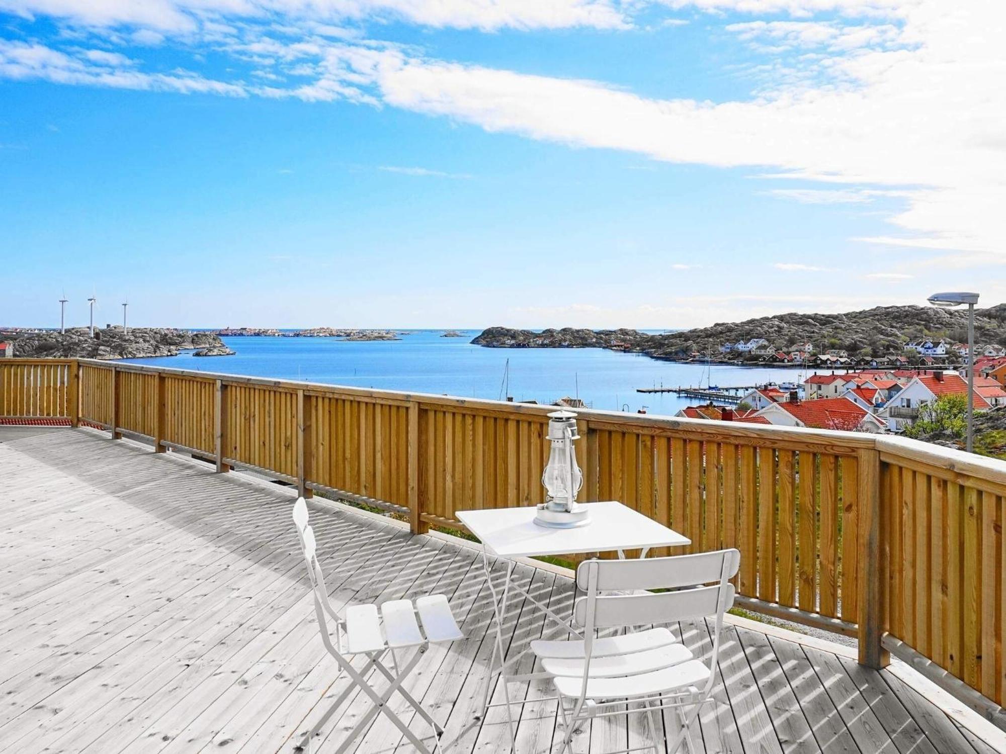 2 Person Holiday Home In R Nn Ng Rönnäng Екстериор снимка