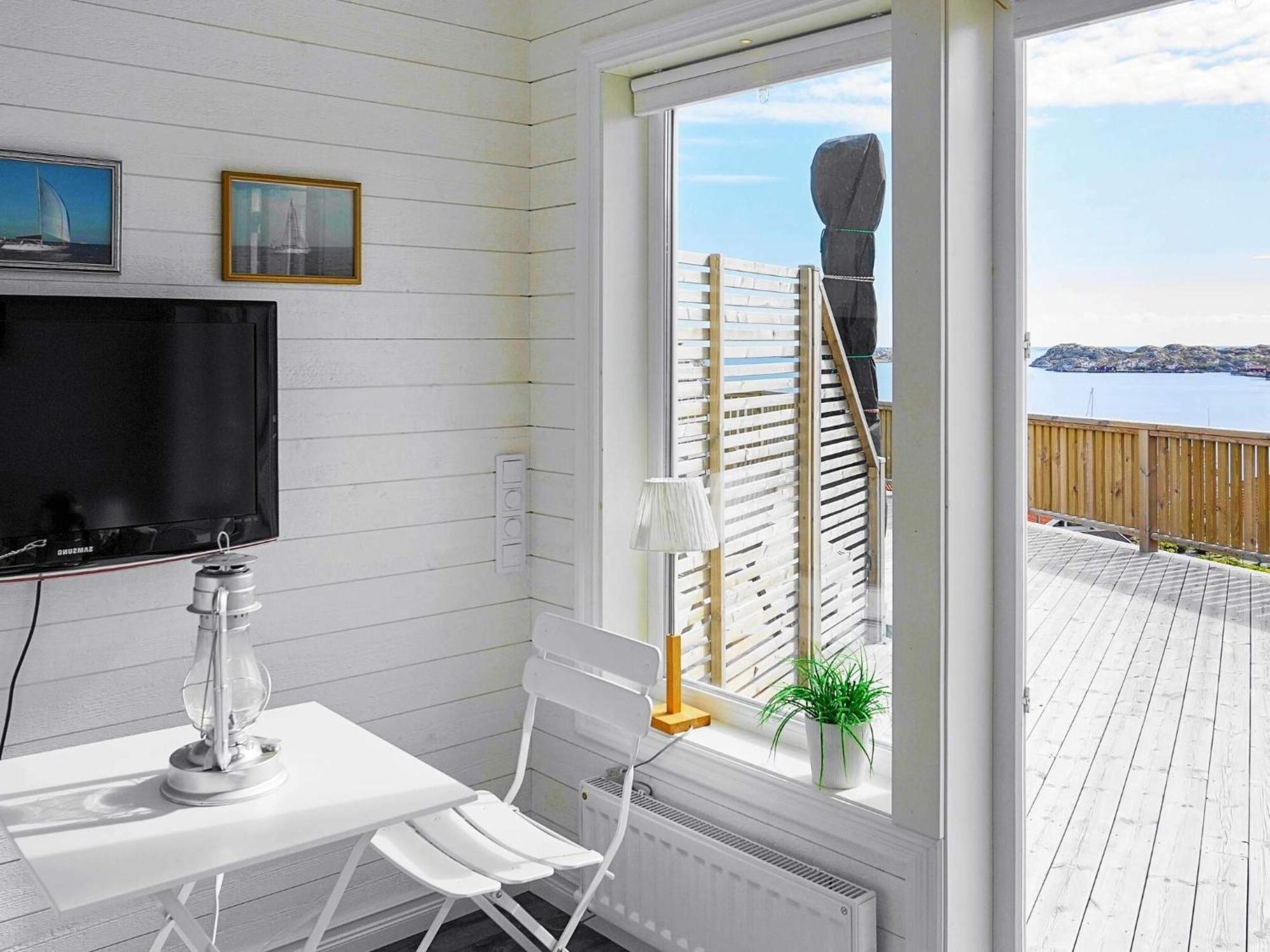 2 Person Holiday Home In R Nn Ng Rönnäng Екстериор снимка