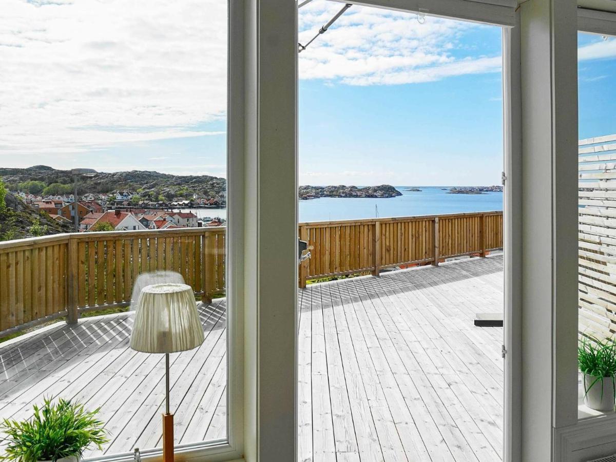 2 Person Holiday Home In R Nn Ng Rönnäng Екстериор снимка