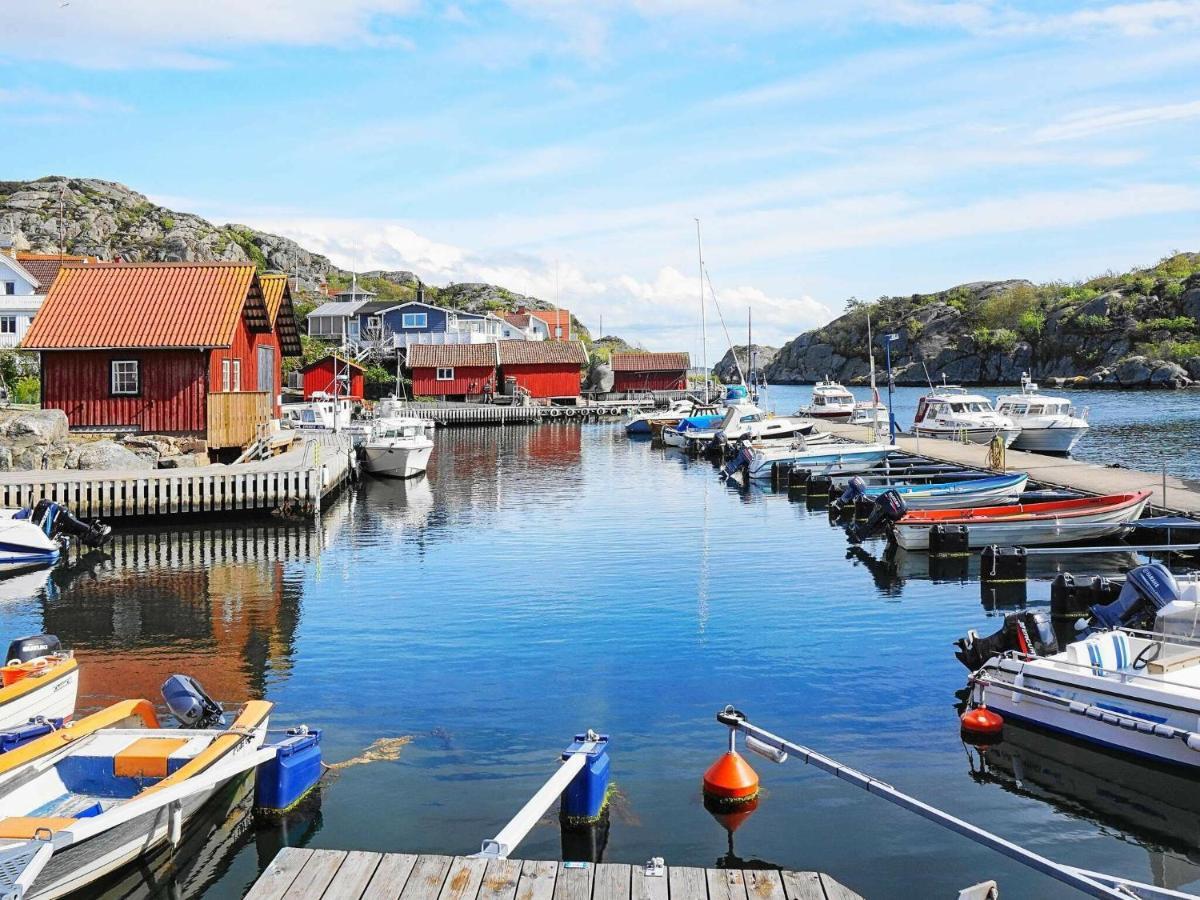 2 Person Holiday Home In R Nn Ng Rönnäng Екстериор снимка